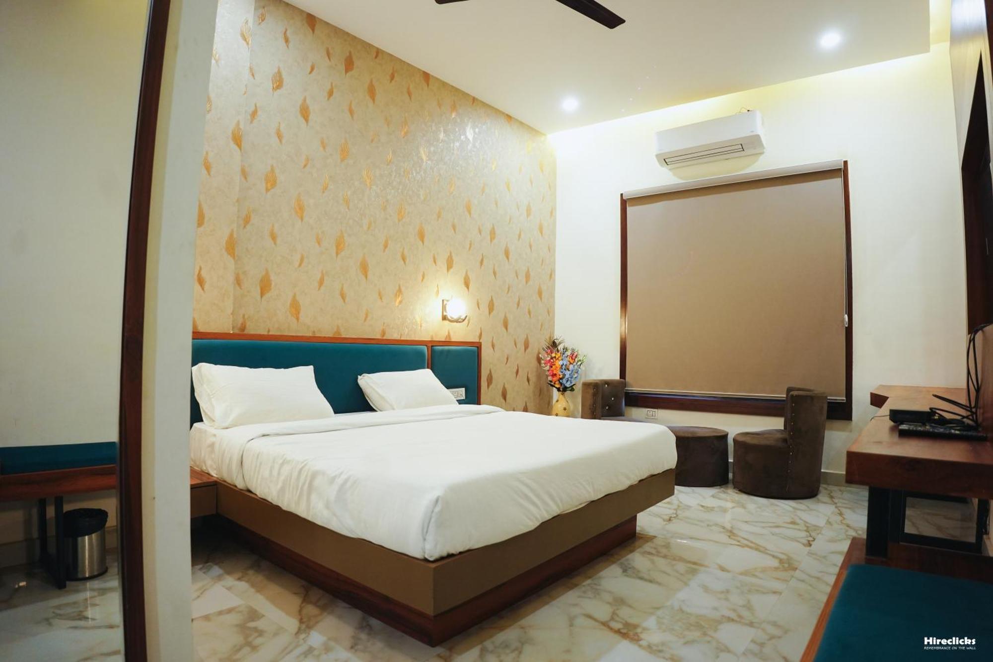 The Krati Resort And Convention Centre Bareli Exterior foto
